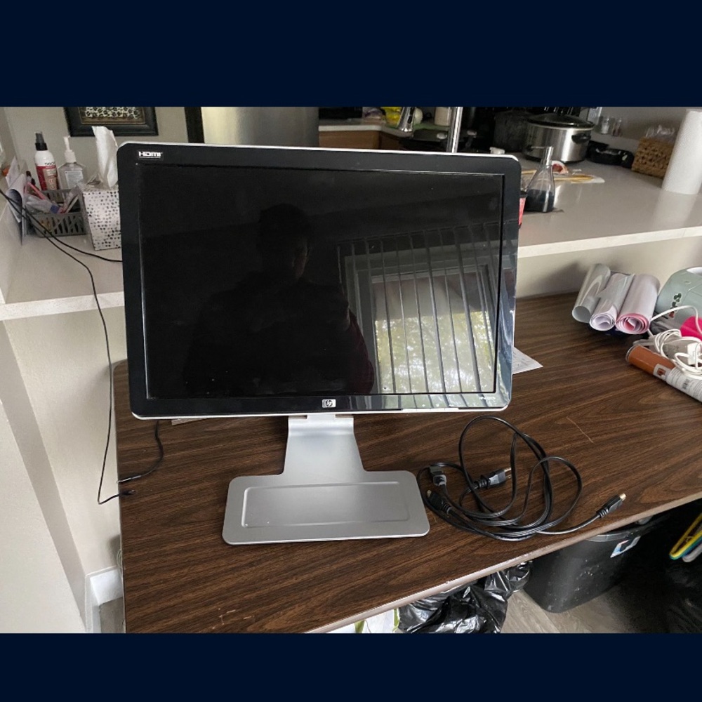 HP Monitor - Picture 2 of 2